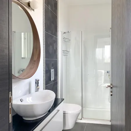 Phaedrus Living: Modern Flat Strovolos 201 * Никосия